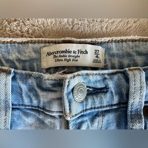 Abercrombie & Fitch Light Wash Denim